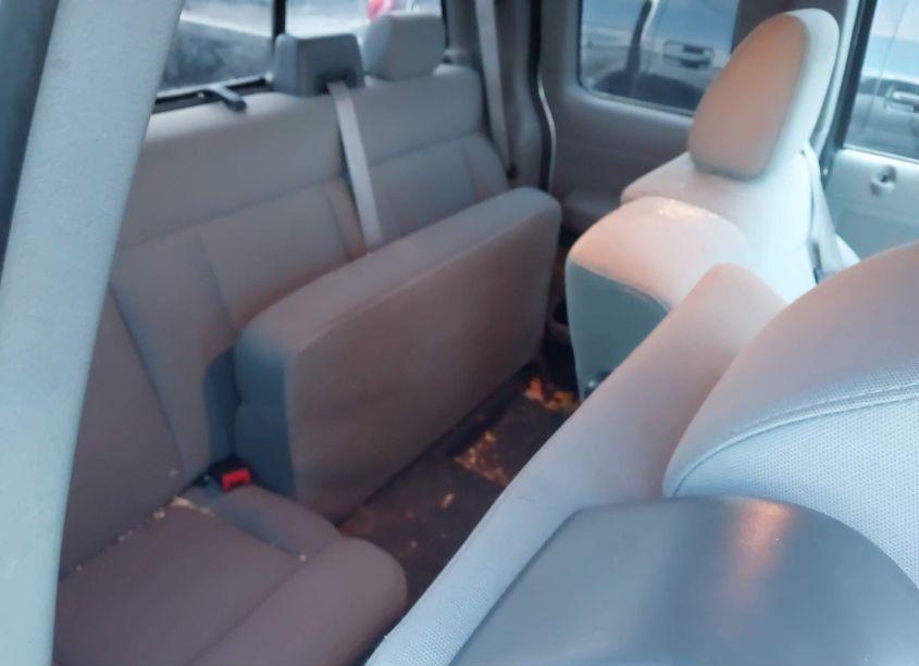 Photo 8 of 2007 Ford F-150 STX/XL/XLT (VIN 1FTRX12W27FA63621)