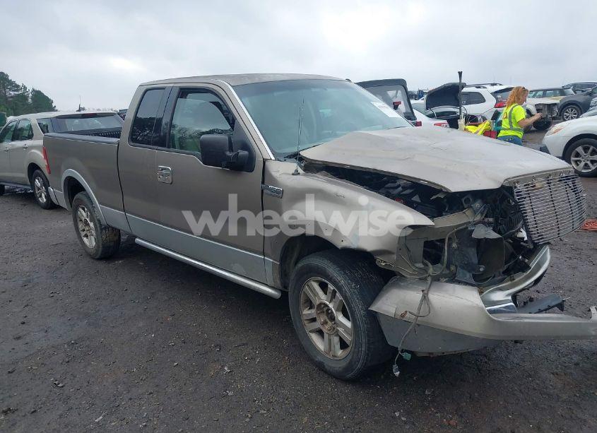 2004 Ford F-150 STX/XL/XLT (VIN 1FTRX12W44NA12509) main photo