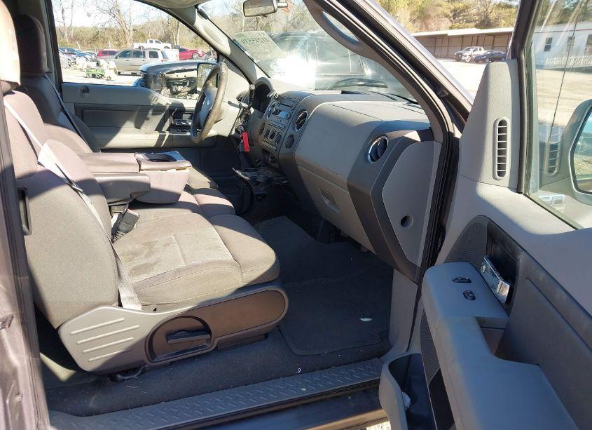 Photo 5 of 2006 Ford F-150 STX/XL/XLT (VIN 1FTRX12W46KB62060)