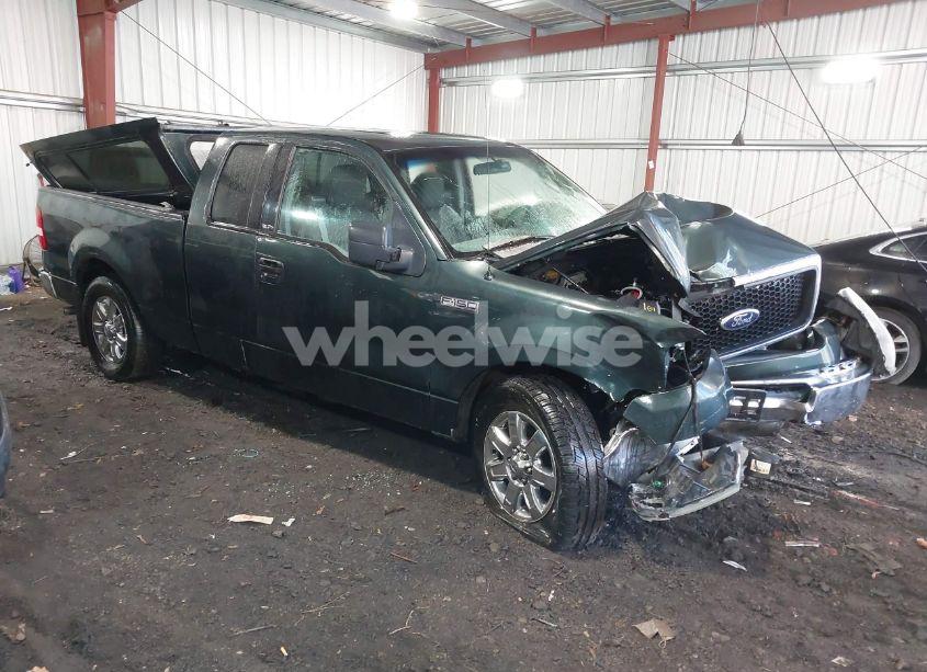 2004 Ford F-150 STX/XL/XLT (VIN 1FTRX12W64NB98599) main photo