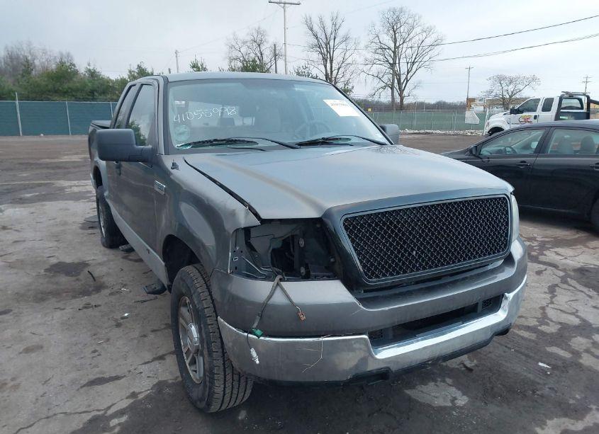 2005 Ford F-150 STX/XL/XLT (VIN 1FTRX12W65NB88348) main photo