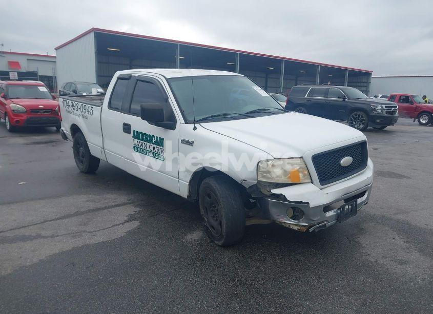 2006 Ford F-150 STX/XL/XLT (VIN 1FTRX12W66NA01787) main photo