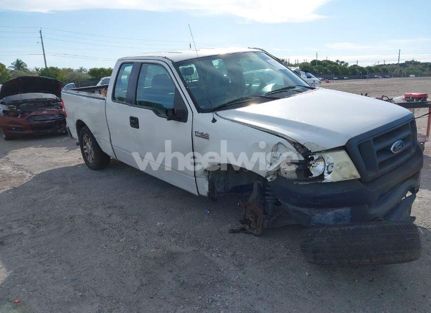 2005 Ford F-150 STX/XL/XLT (VIN 1FTRX12W75NA73239) main photo