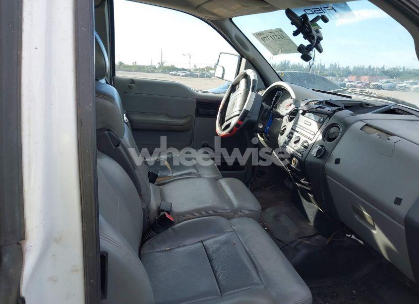 Photo 5 of 2005 Ford F-150 STX/XL/XLT (VIN 1FTRX12W75NA73239)