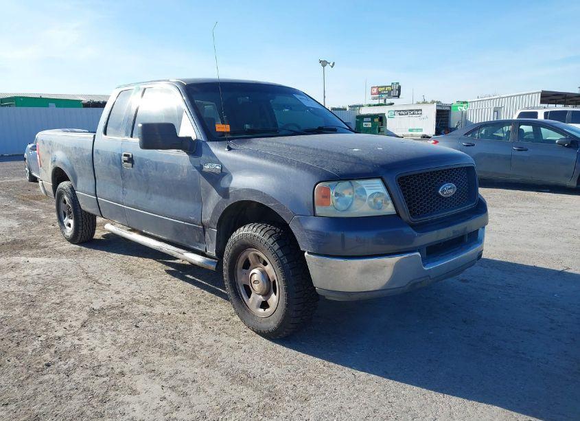 2004 Ford F-150 STX/XL/XLT (VIN 1FTRX12W84NB03766) main photo