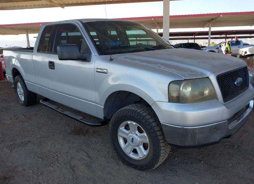 2004 Ford F-150 STX/XL/XLT (VIN 1FTRX12W94NA67926) main photo