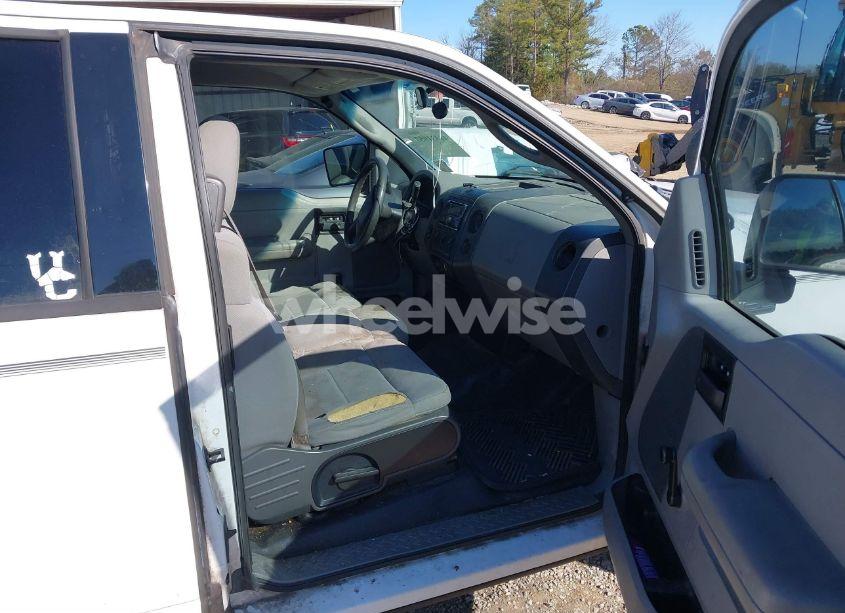 Photo 5 of 2004 Ford F-150 STX/XL/XLT (VIN 1FTRX12WX4KD93820)