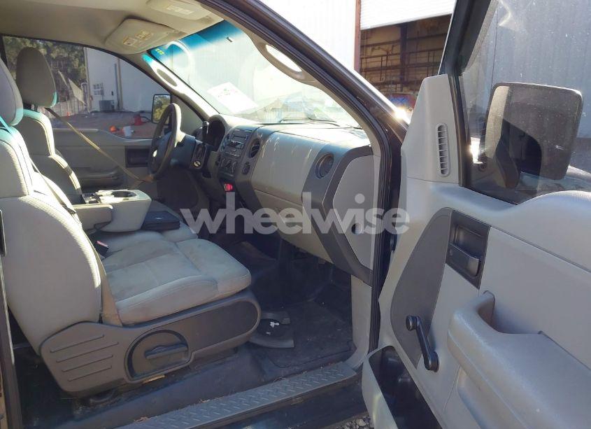 Photo 5 of 2004 Ford F-150 STX/XL/XLT (VIN 1FTRX12WX4NC23732)