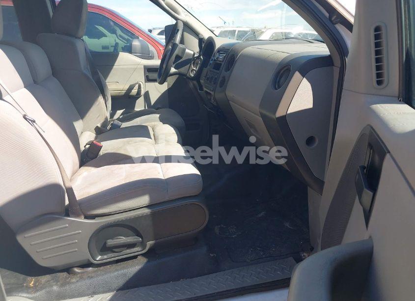 Photo 5 of 2006 Ford F-150 STX/XL/XLT (VIN 1FTRX12WX6KB89943)