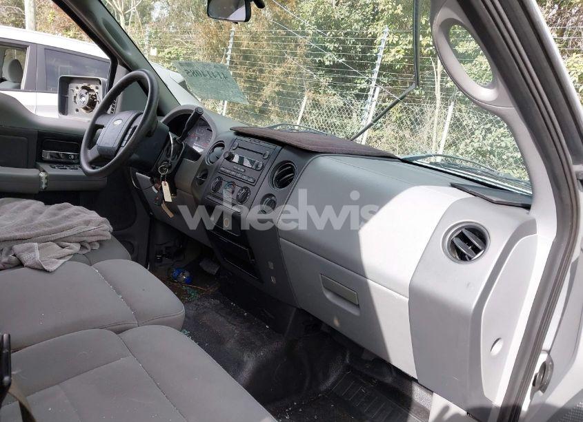 Photo 5 of 2006 Ford F-150 STX/XL/XLT (VIN 1FTRX12WX6KD89043)