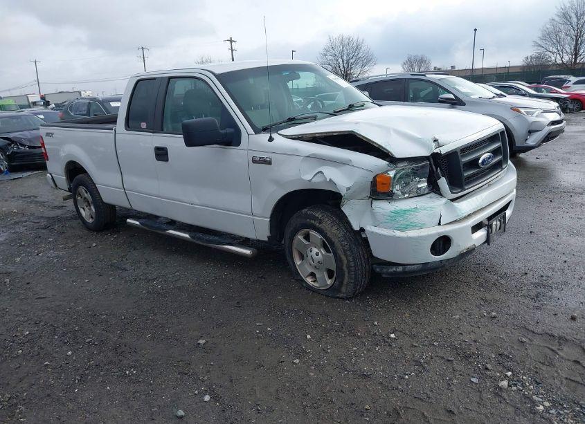 2007 Ford F-150 STX/XL/XLT (VIN 1FTRX12WX7FB82680) main photo