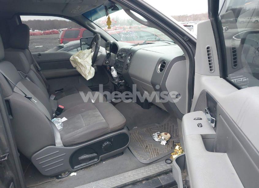 Photo 5 of 2004 Ford F-150 STX/XL/XLT (VIN 1FTRX14W04NB92892)