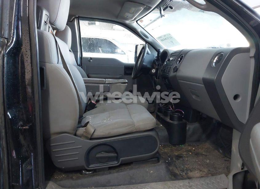 Photo 5 of 2004 Ford F-150 STX/XL/XLT (VIN 1FTRX14W14NA14943)