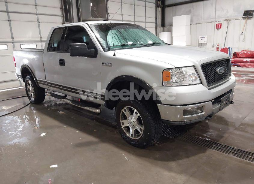 2004 Ford F-150 STX/XL/XLT (VIN 1FTRX14W14NB97843) main photo