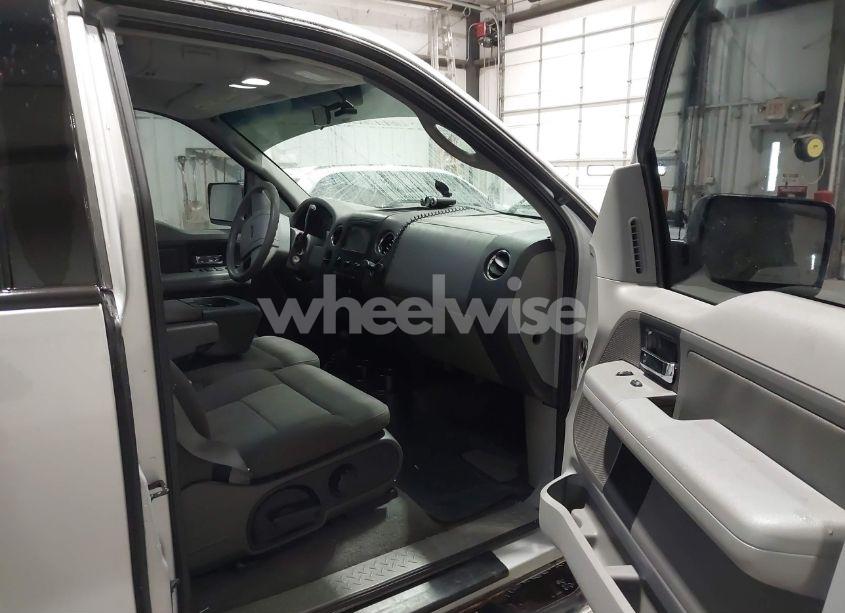 Photo 5 of 2004 Ford F-150 STX/XL/XLT (VIN 1FTRX14W14NB97843)