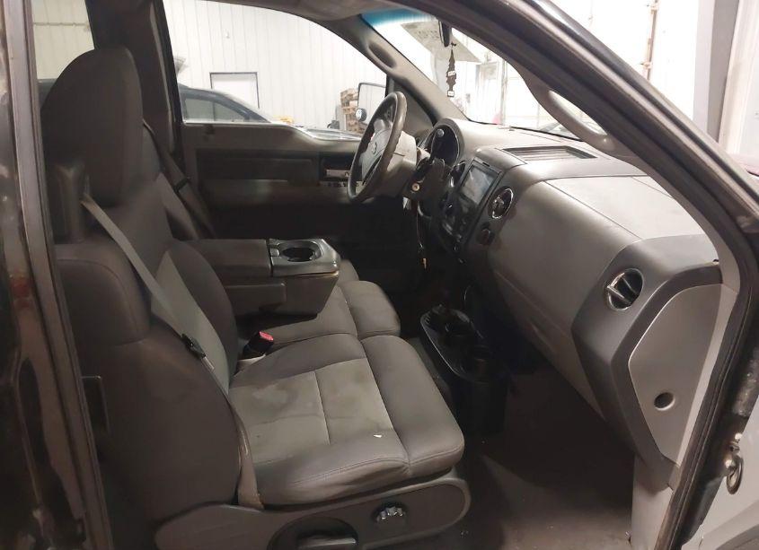 Photo 5 of 2004 Ford F-150 STX/XL/XLT (VIN 1FTRX14W34NA15690)