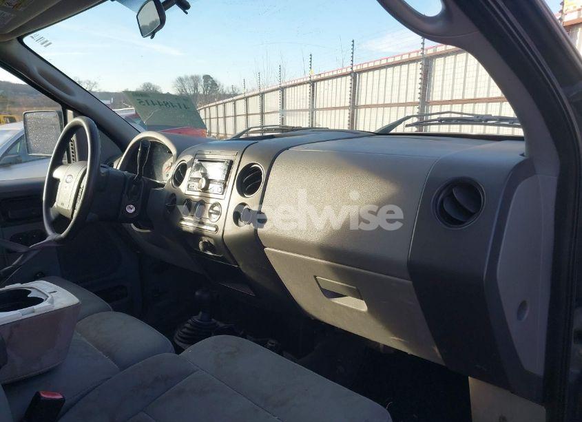 Photo 5 of 2004 Ford F-150 STX/XL/XLT (VIN 1FTRX14W34NA75047)