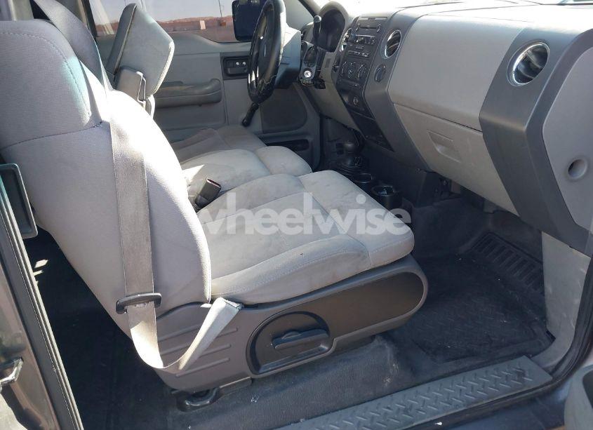 Photo 5 of 2005 Ford F-150 STX/XL/XLT (VIN 1FTRX14W35FA03146)