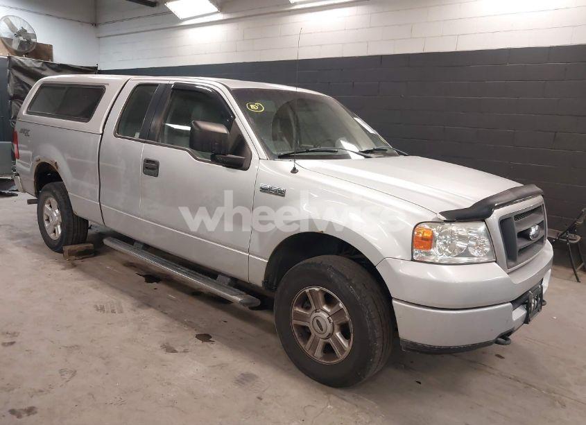 2005 Ford F-150 STX/XL/XLT (VIN 1FTRX14W35FB46890) main photo