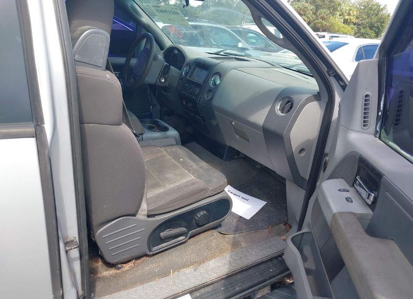 Photo 5 of 2005 Ford F-150 STX/XL/XLT (VIN 1FTRX14W35NB05262)