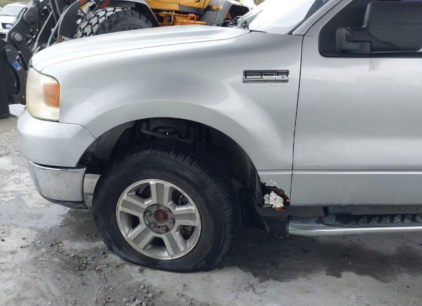 Photo 6 of 2005 Ford F-150 STX/XL/XLT (VIN 1FTRX14W35NB05262)