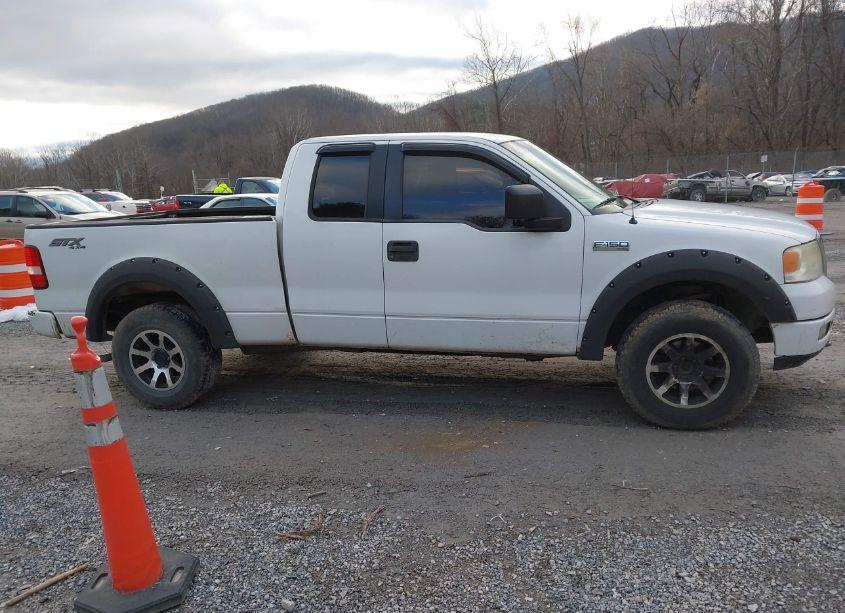 Photo 13 of 2005 Ford F-150 STX/XL/XLT (VIN 1FTRX14W35NB66160)