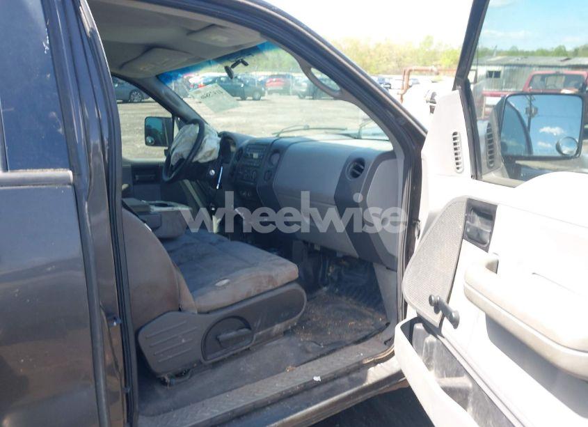 Photo 5 of 2006 Ford F-150 STX/XL/XLT (VIN 1FTRX14W36FA60187)