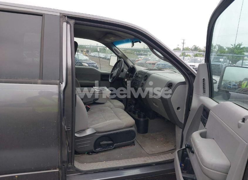 Photo 5 of 2004 Ford F-150 STX/XL/XLT (VIN 1FTRX14W44NC09922)