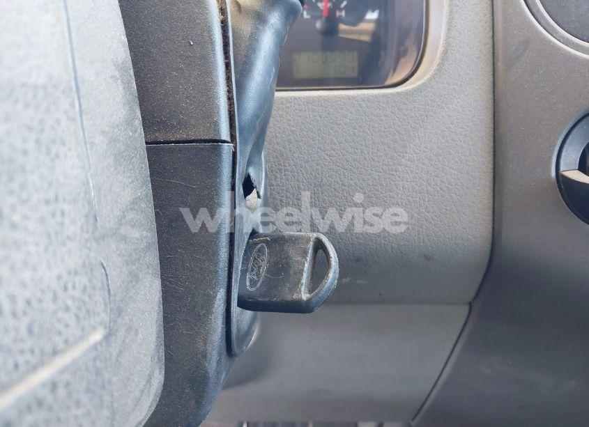 Photo 11 of 2005 Ford F-150 STX/XL/XLT (VIN 1FTRX14W55FA03147)