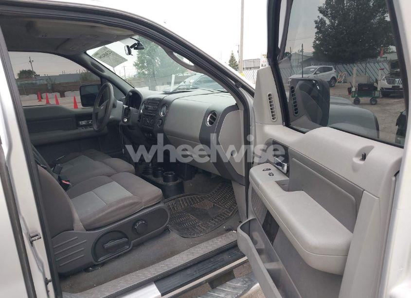 Photo 5 of 2005 Ford F-150 STX/XL/XLT (VIN 1FTRX14W55FB22347)