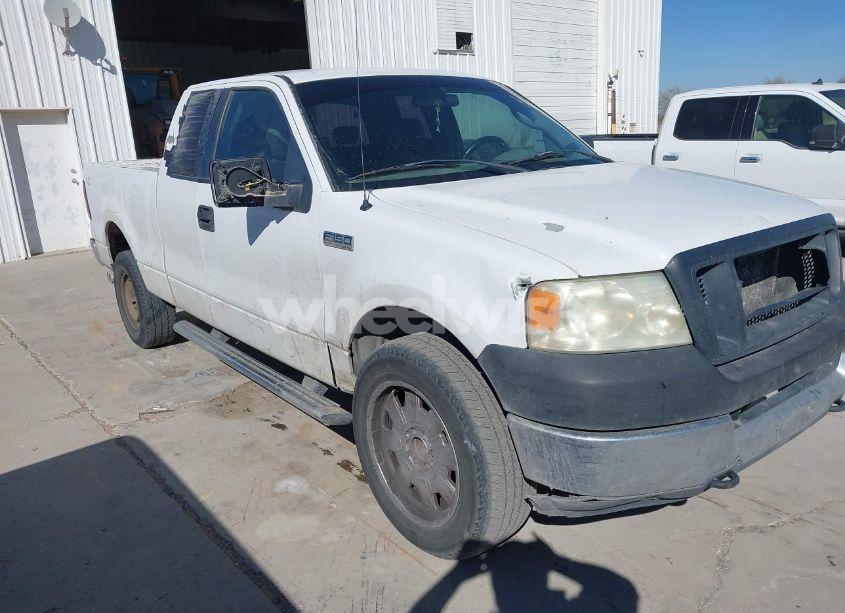 2005 Ford F-150 STX/XL/XLT (VIN 1FTRX14W65NA51813) main photo