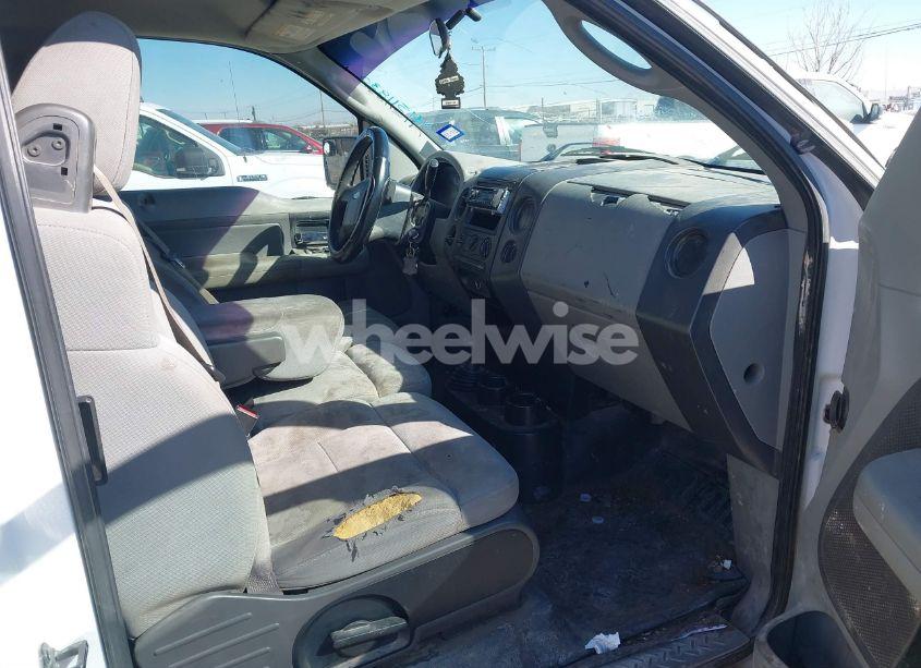 Photo 5 of 2005 Ford F-150 STX/XL/XLT (VIN 1FTRX14W65NA51813)