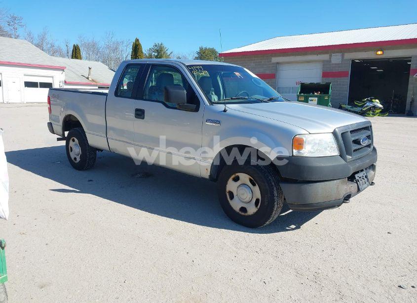 2005 Ford F-150 STX/XL/XLT (VIN 1FTRX14W75FB45211) main photo