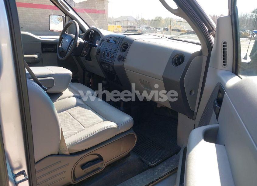 Photo 5 of 2005 Ford F-150 STX/XL/XLT (VIN 1FTRX14W75FB45211)