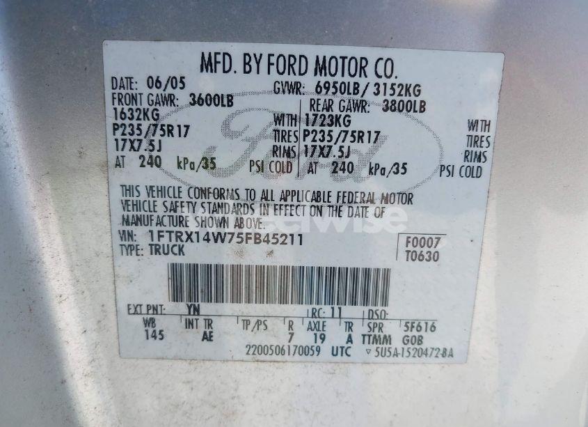 Photo 9 of 2005 Ford F-150 STX/XL/XLT (VIN 1FTRX14W75FB45211)