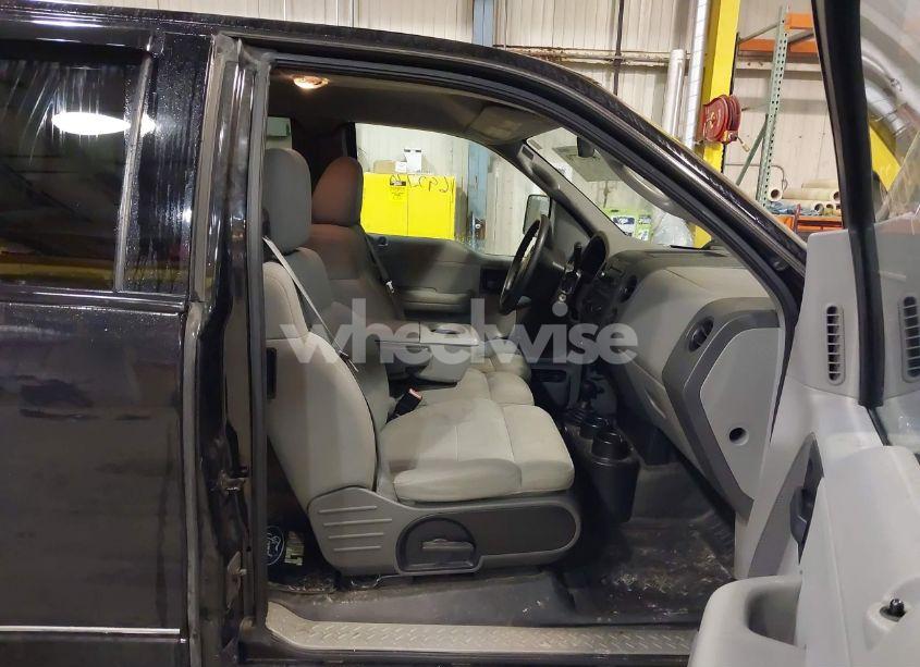 Photo 5 of 2004 Ford F-150 STX/XL/XLT (VIN 1FTRX14W84NB54889)