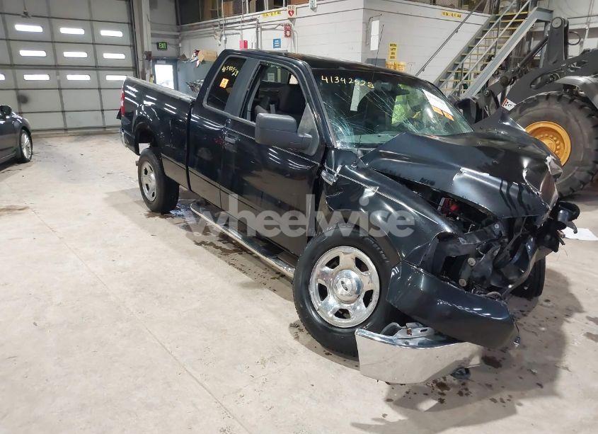 2005 Ford F-150 STX/XL/XLT (VIN 1FTRX14W85FA02638) main photo