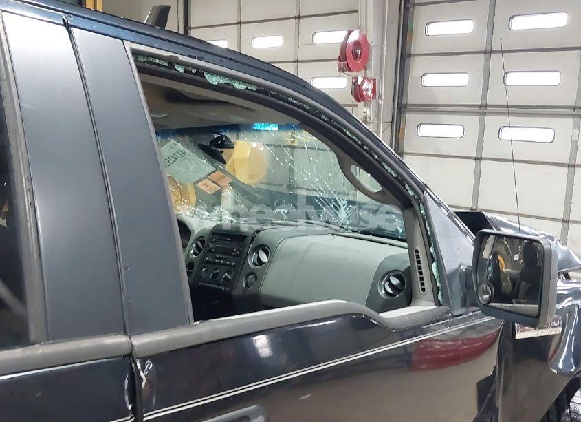 Photo 18 of 2005 Ford F-150 STX/XL/XLT (VIN 1FTRX14W85FA02638)