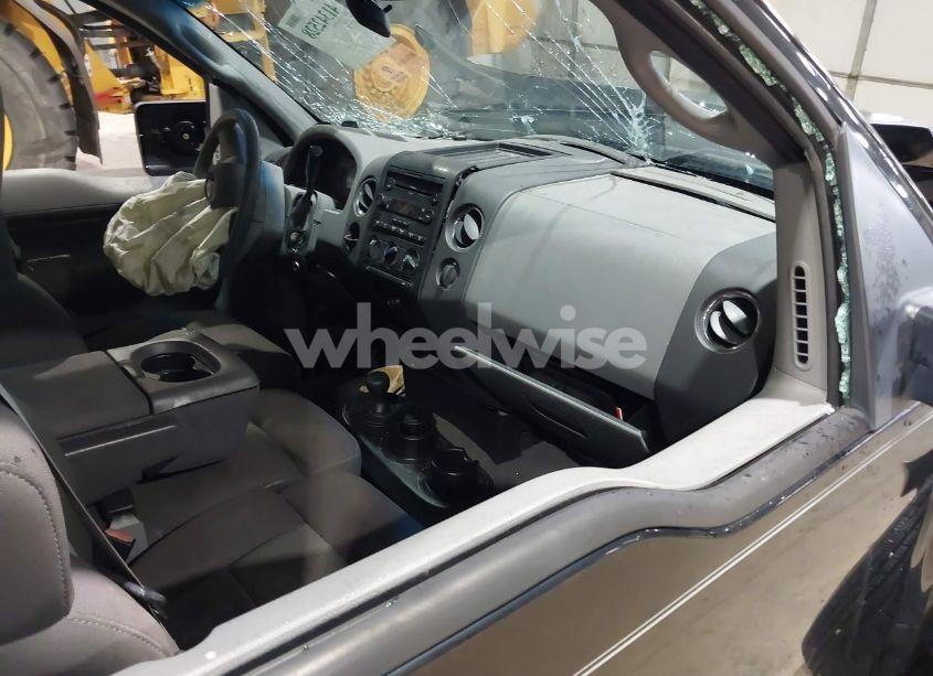 Photo 5 of 2005 Ford F-150 STX/XL/XLT (VIN 1FTRX14W85FA02638)