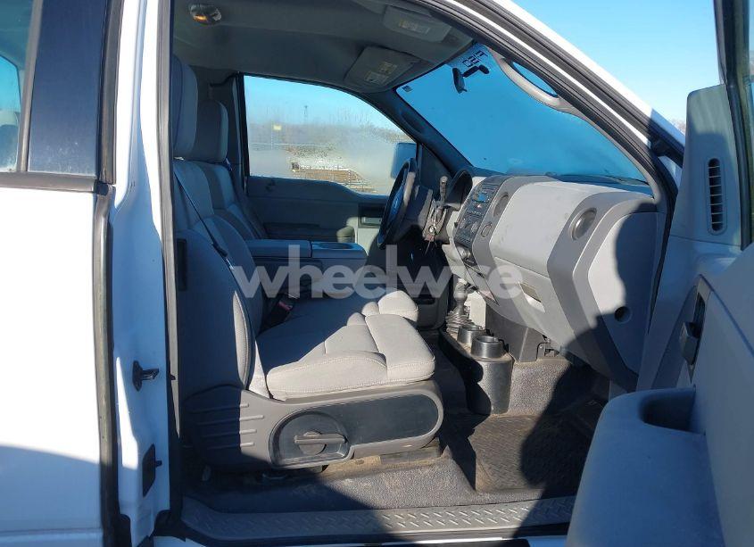 Photo 5 of 2004 Ford F-150 STX/XL/XLT (VIN 1FTRX14W94NB40290)
