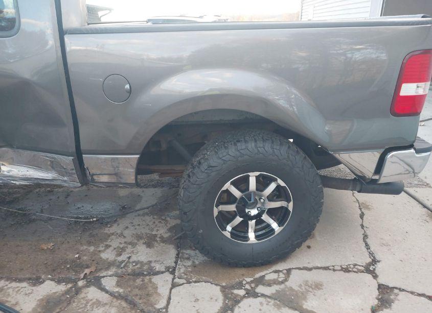 Photo 17 of 2005 Ford F-150 STX/XL/XLT (VIN 1FTRX14W95FB46635)