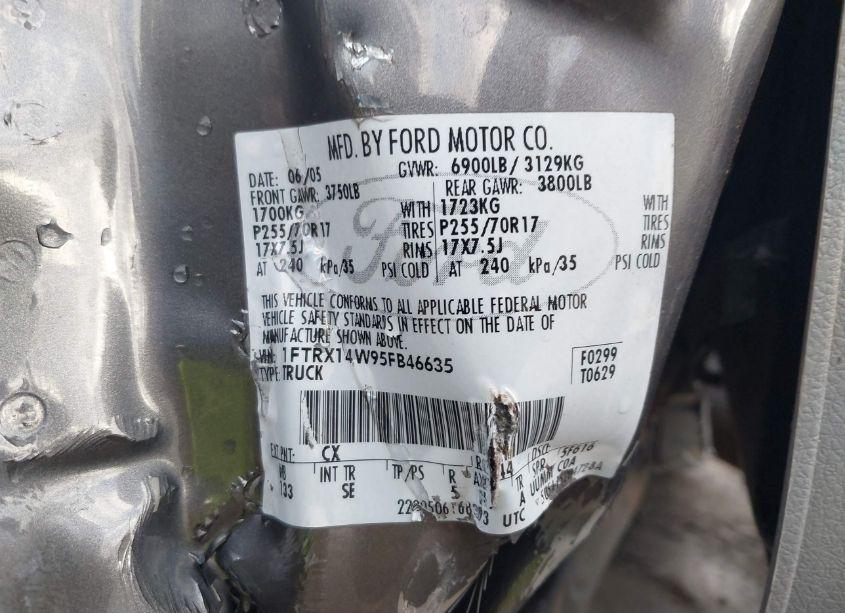 Photo 9 of 2005 Ford F-150 STX/XL/XLT (VIN 1FTRX14W95FB46635)