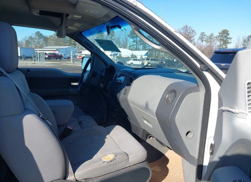 Photo 5 of 2006 Ford F-150 STX/XL/XLT (VIN 1FTRX14WX6KD82350)