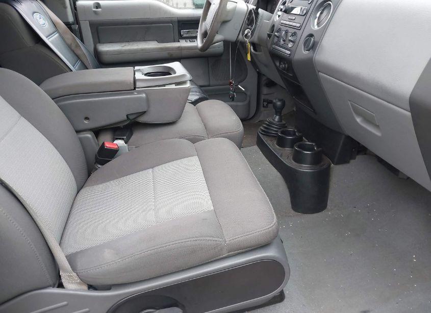 Photo 5 of 2006 Ford F-150 STX/XL/XLT (VIN 1FTRX14WX6NB62186)