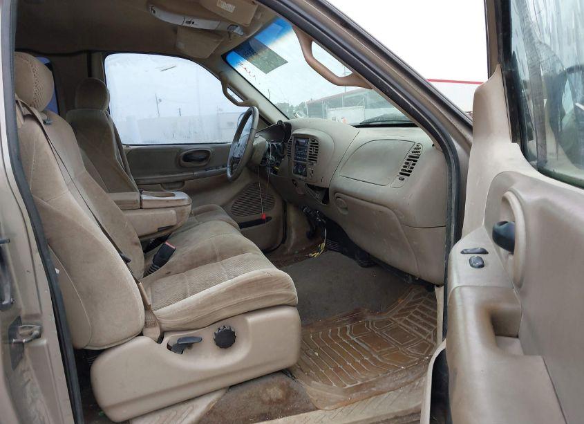 Photo 5 of 2002 Ford F-150 XL/XLT (VIN 1FTRX17212NA11692)