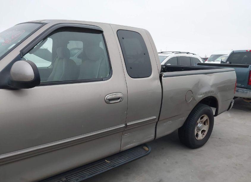 Photo 13 of 2002 Ford F-150 XL/XLT (VIN 1FTRX17222KE42544)