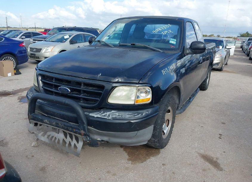 Photo 2 of 2002 Ford F-150 XL/XLT (VIN 1FTRX17242NB09289)