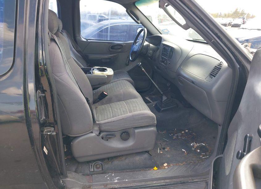 Photo 5 of 2002 Ford F-150 XL/XLT (VIN 1FTRX17242NB09289)