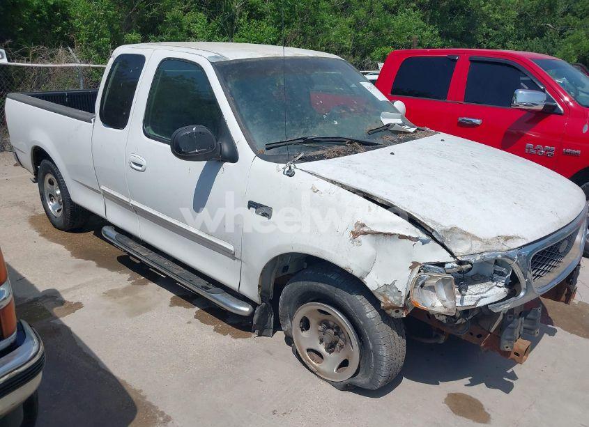2003 Ford F-150 XL/XLT (VIN 1FTRX17243KA96403) main photo