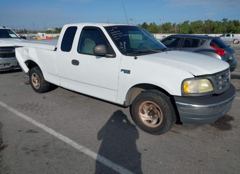 2003 Ford F-150 XL/XLT (VIN 1FTRX17243NA87358) main photo